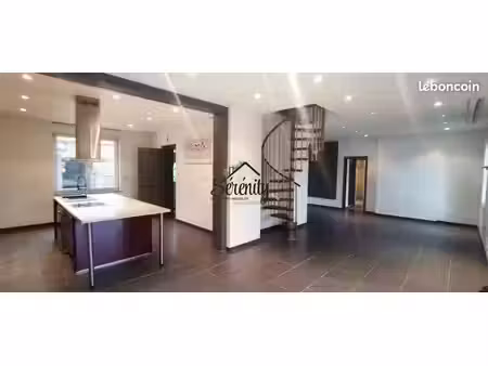 maison 5 pièces 215 m²