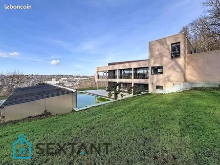 villa 7 pièces 219 m²