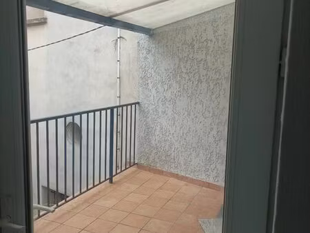 location maison de village t3 clim + terrasse