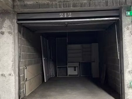 parking sous terrain ferme securise