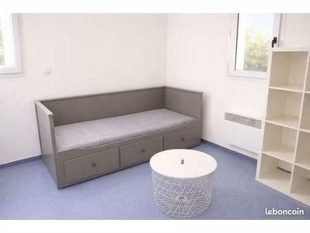 location studio meublé