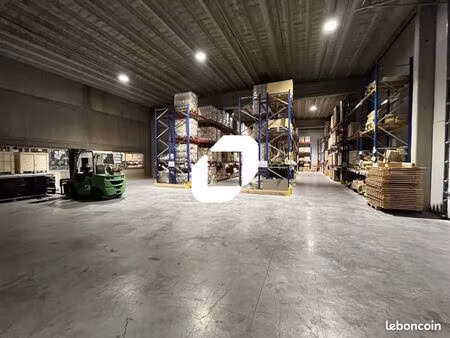 local industriel 935 m²