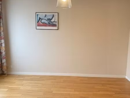 local disponible pour une profession médicale paramédicale à linselles