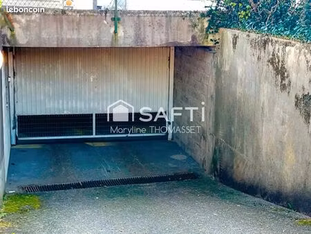 parking/box 17 m² annecy