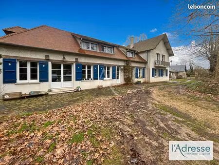 maison 7 pièces 258 m²