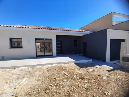 villa 4 pièces 80 m²