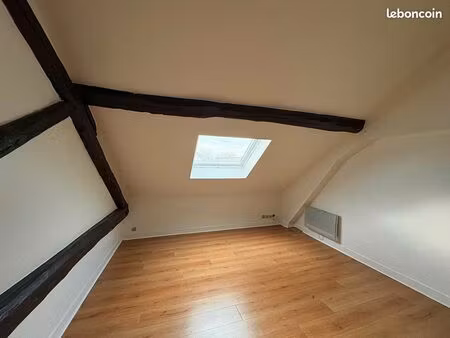 studio 1 pièce 27 m²