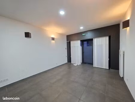 local commercial 43 m² séméac