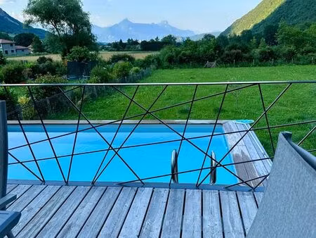 villa 5 pièces 140 m²