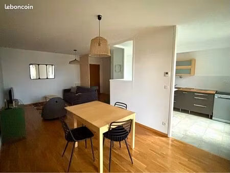 t2 meublé 54 m² – terrasse – garage avec prise électrique – classe c