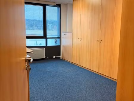 bureau privé moderne de 16.5 m² à croissy‑sur‑seine – services tout inclus+ salle de réuni