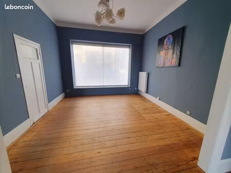 lille gambetta - entre metros gambetta & republique - prox commerces - maison type f5 avec