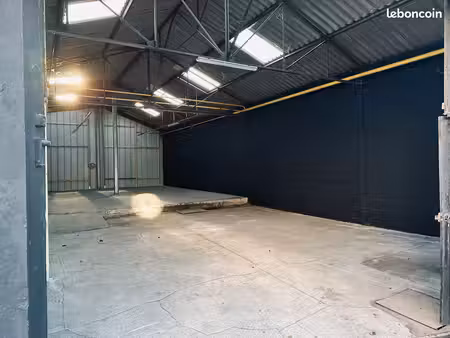 entrepot hangar 200m2 dispo de suite