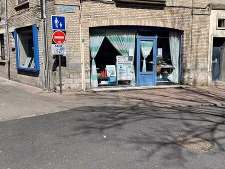 local commercial emplacement numéro 1