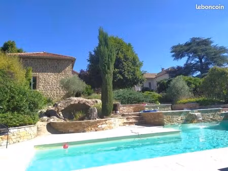 propriété 8 pièces 310 m²