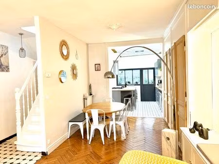 maison style 1930 avec jolie façade