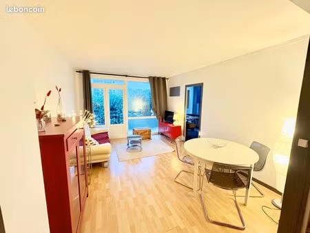 à louer - superbe f3 meublé avec balcon  au calme  proche teor et université