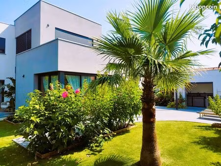 villa d’architecte t5 – prestations haut de gamme – calme et luminosité