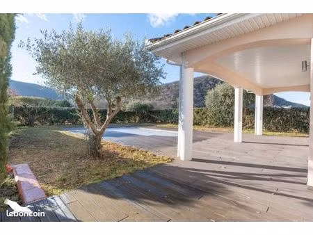 villa 7 pièces 160 m²