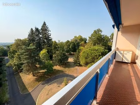 appartement 80m2 : 3 chambres  cuisine équipée  balcons  cave  stationnements