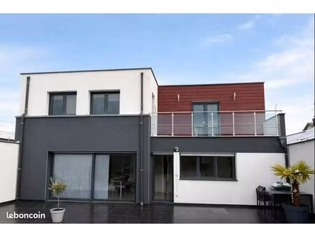 ensemble immo idéalement situé pour famille /prof liberale/ investisseur