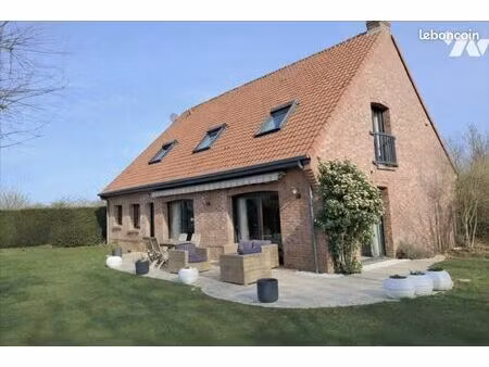 maison 7 pièces 920 m²