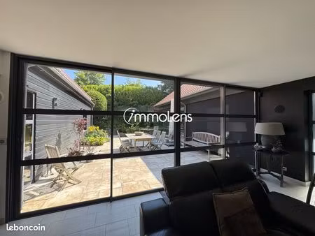 maison 11 pièces 327 m²