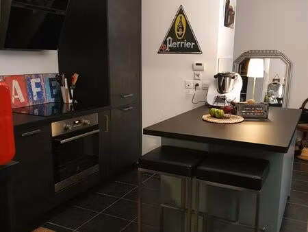 t3 confortable et son petit jardin