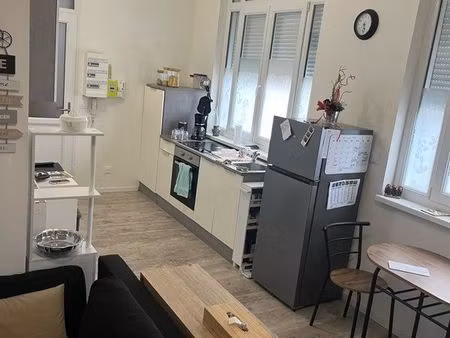 loue appartement 42m2 avec cour et garage