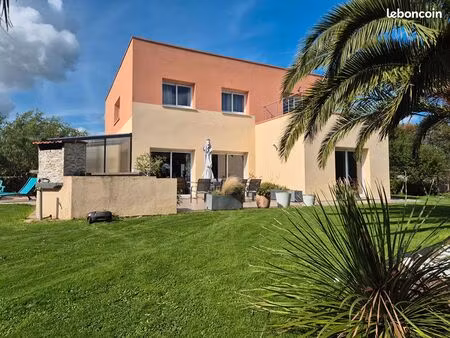 maison 7 pièces 212 m²