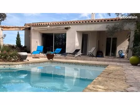 villa lumineuse. belle piscine. grande vue dégagée dominant le golf de juvignac. jardin ar