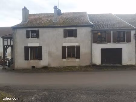 maison. 5 pièces.135m²