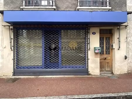 local commercial 77 m² la mure