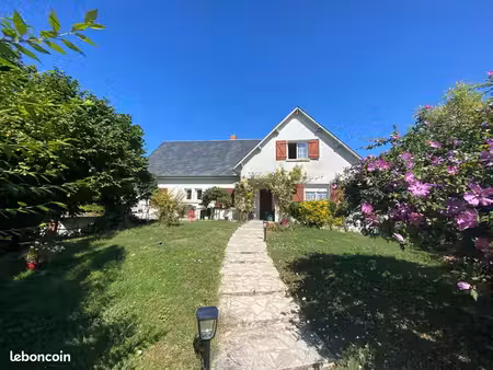 maison 8 pièces 215 m²