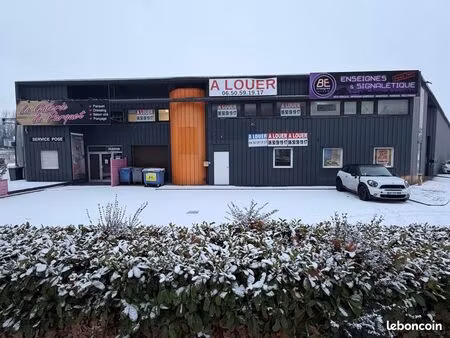 local d'activité emplacement n°1 comboire