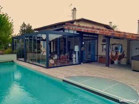 maison . 6 pièces . 288 m²