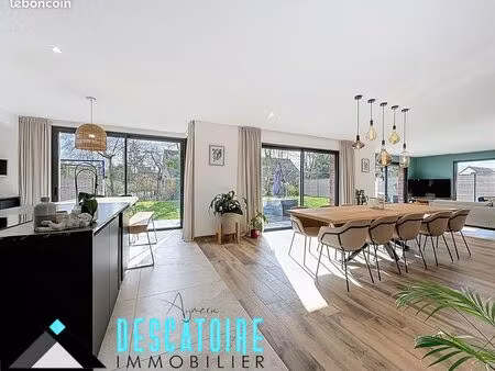 maison 5 pièces 200 m²