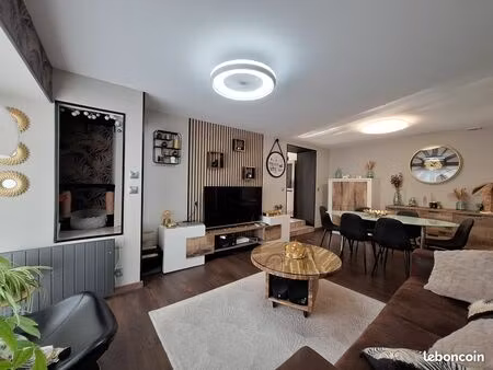 maison de caractère rénovée avec piscine