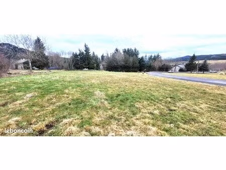 terrain 1 967 m² queyrieres