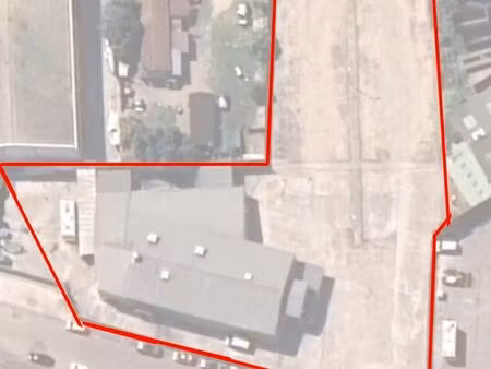 local commercial 1200m2