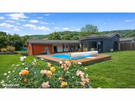 maison 6 pièces 228 m²