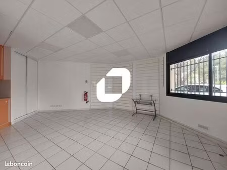 local commercial 90 m²