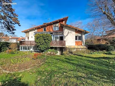maison 6 pièces 145 m²