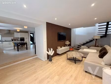 maison de ville 4 pièces 109 m²