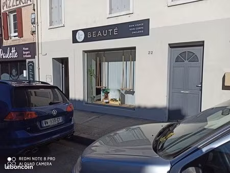 local commercial 44 m² revel