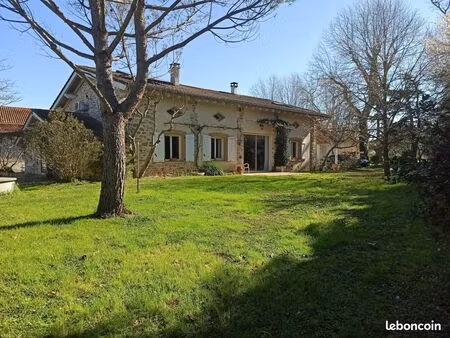 maison 8 pièces 262 m²