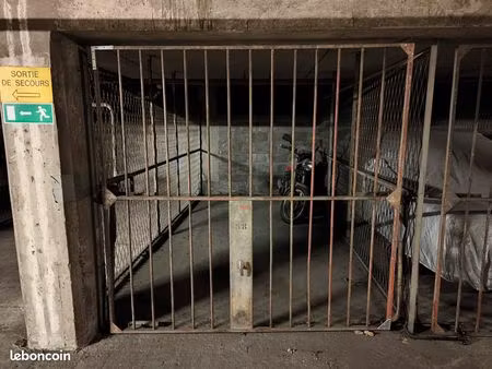 ?️ place moto / scooter en box sécurisé – porte de la chapelle ?️