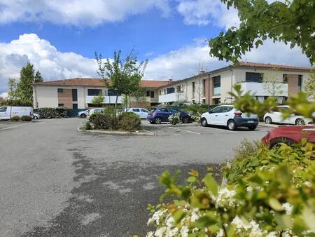 appartement t3 de 59.20m² en premier et dernier étage avec balcon.