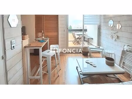 superbe t2 meublé au coeur du port !