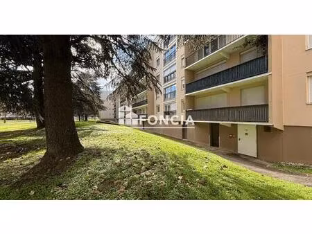 t3 avec terrasse sur parc intérieur  belle luminosité et vue dégagée